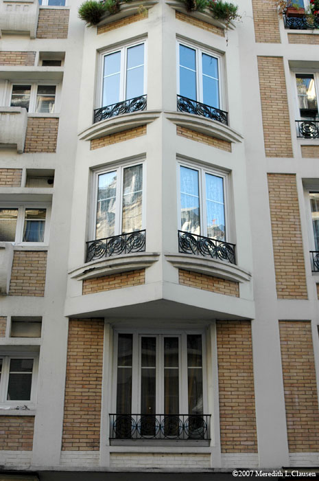 Apartment Building on Rue Tretaigne