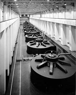 Generators, interior of power plant at the Grand Coulee Dam