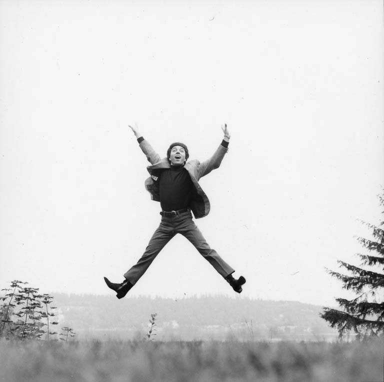 Don and the Goodtimes band member Don Gallucci jumping