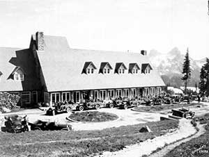 Paradise Inn with cars, 1923